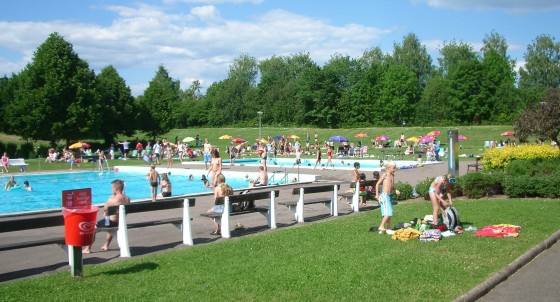 bilden föreställer Valkebobadet i Vikingstad nära Linköping