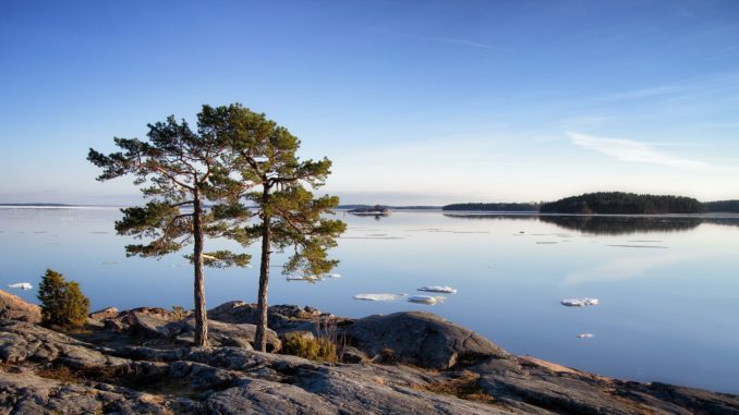 bilden föreställer Gryts skärgård nära Fyrudden